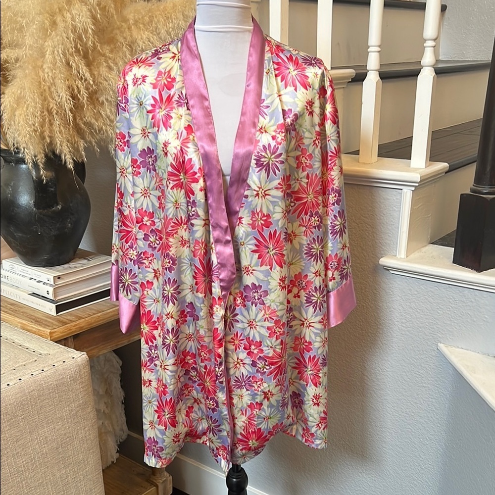 Vintage Victoria’s Secret Purple Floral Feminine Romantic Robe Kimono Size M/L